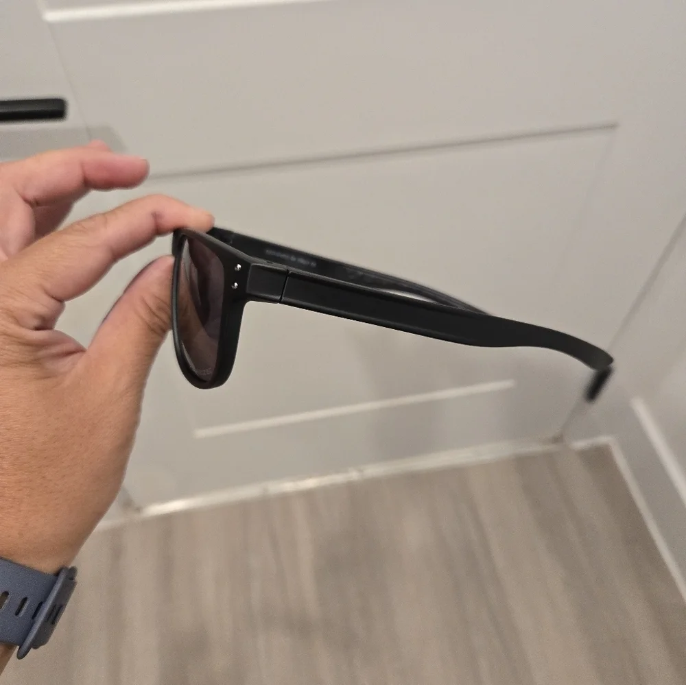 Unisex Unbranded Black Polarized Sunglasses Kd6790 Designed In Italy